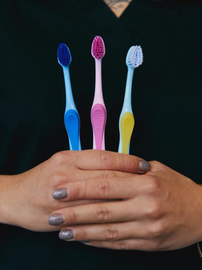 Czy krwawienie dziąseł podczas szczotkowania to coś normalnego?